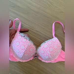 NWOT Pink Floral Lace Bra 32b
